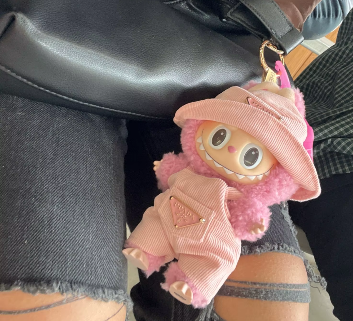 Outfit Prada x The Monsters | Rosa
